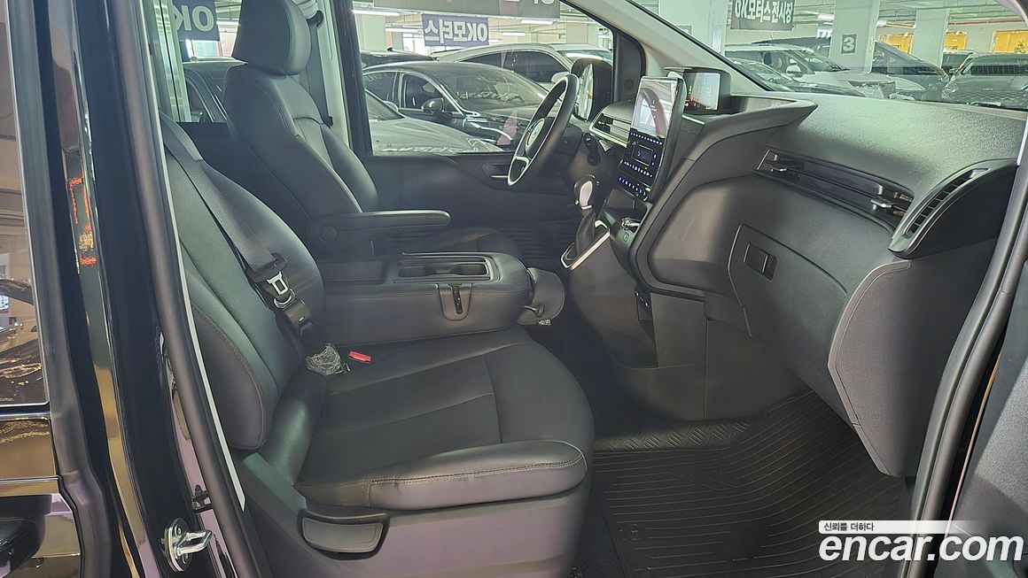 Hyundai Staria 2024
