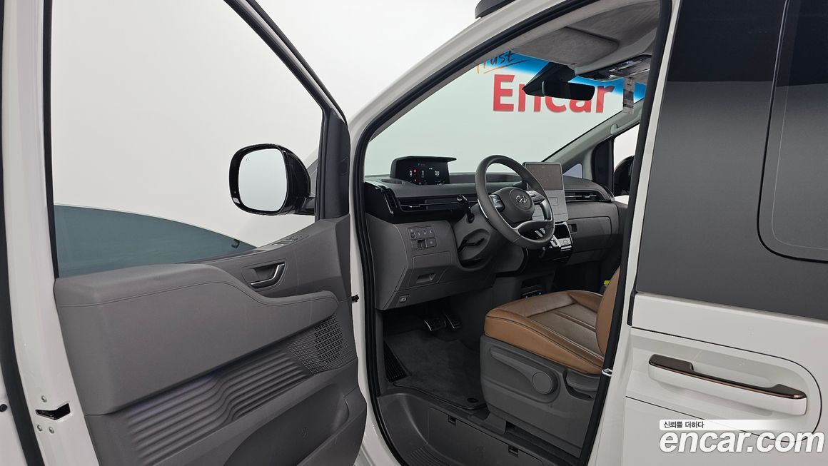 Hyundai Staria 2024