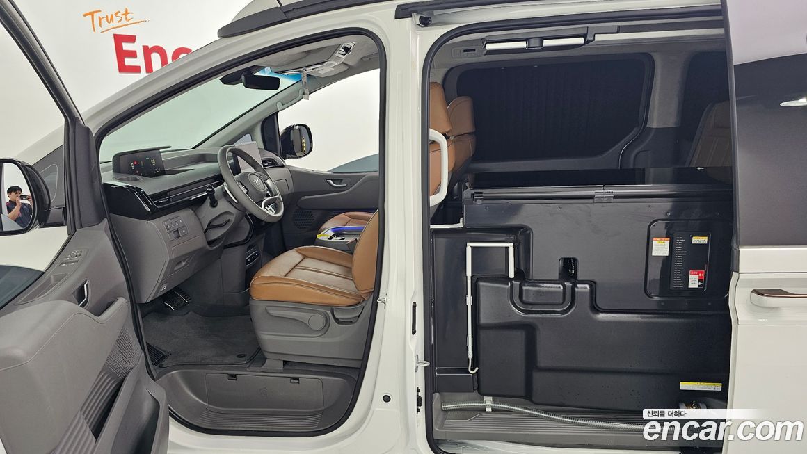 Hyundai Staria 2024