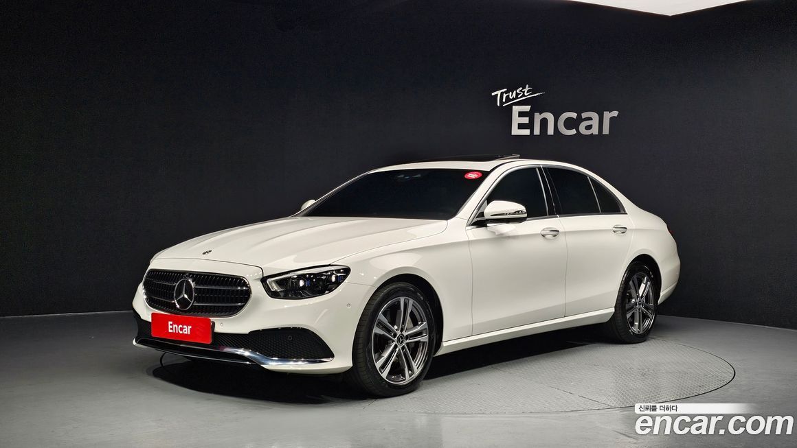 Mercedes-Benz E-Class 2022