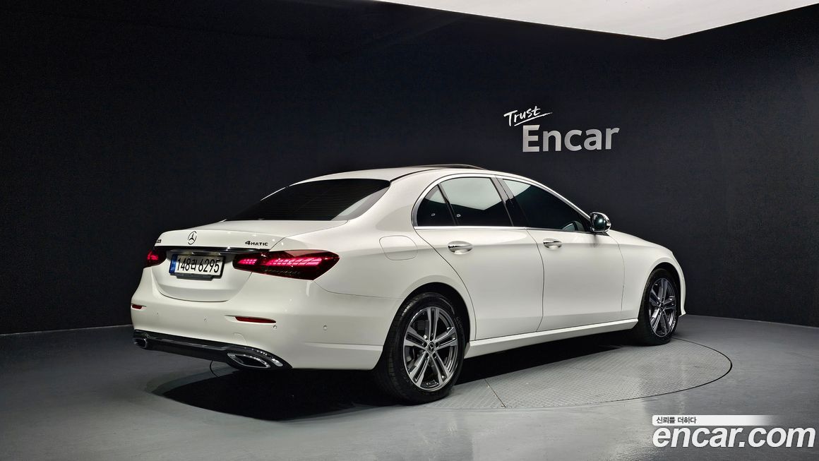 Mercedes-Benz E-Class 2022