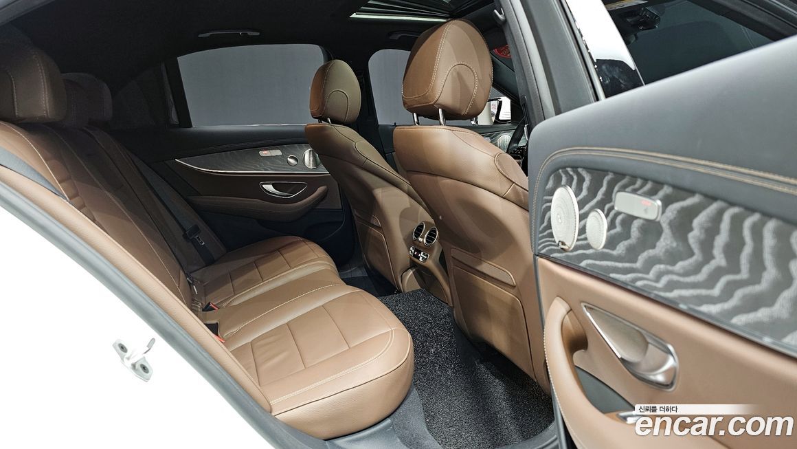 Mercedes-Benz E-Class 2022