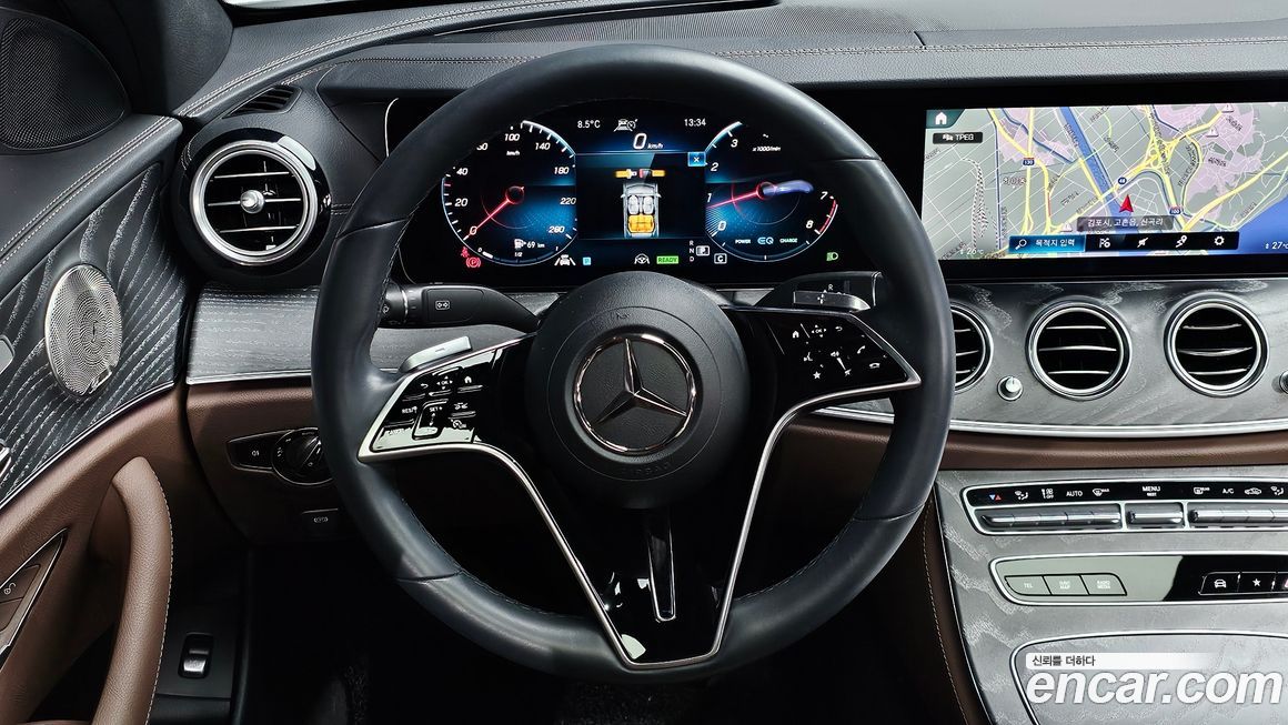 Mercedes-Benz E-Class 2022