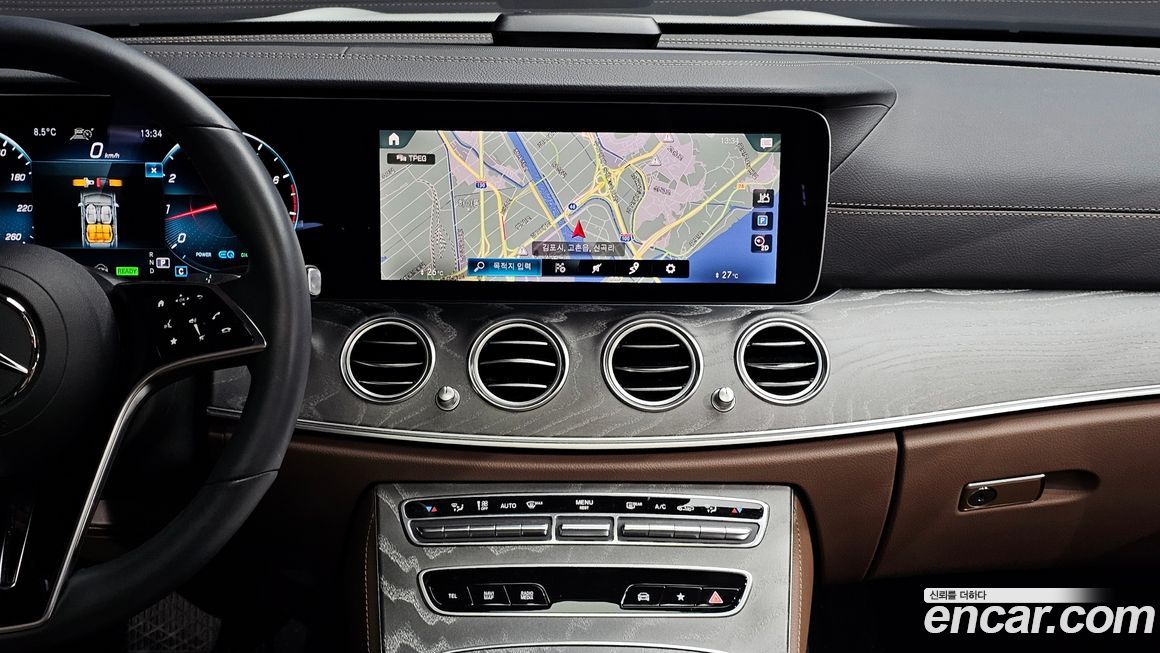 Mercedes-Benz E-Class 2022