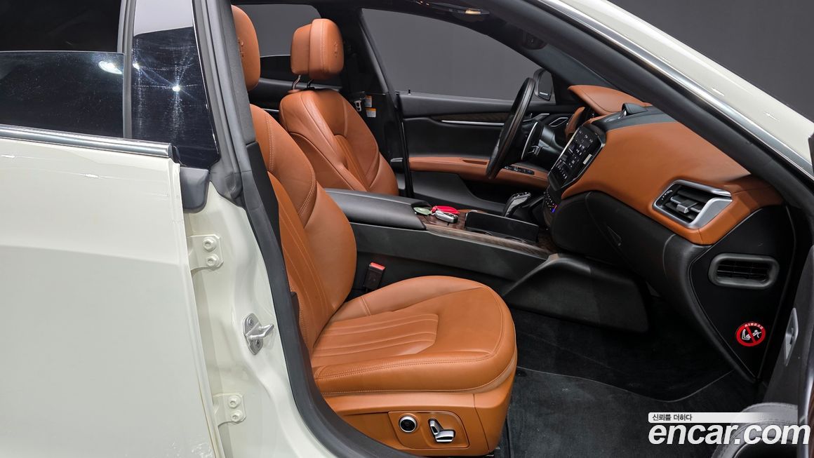 Maserati Ghibli 2022