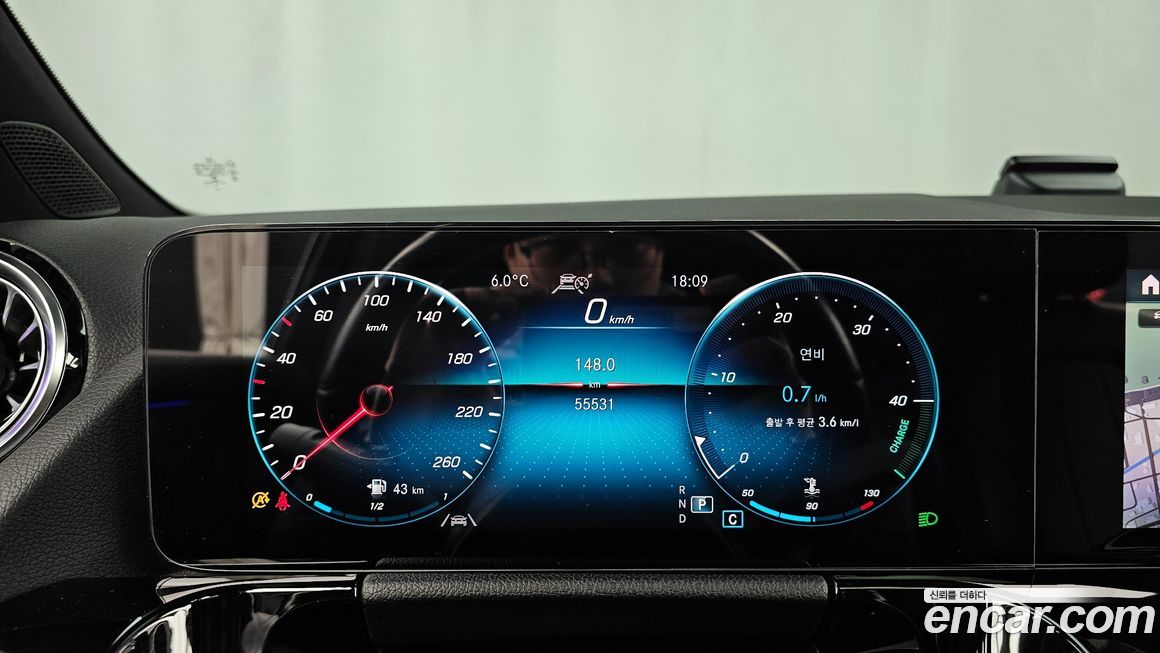 Mercedes-Benz GLA-Class 2021