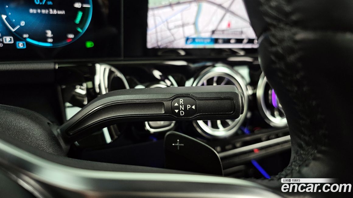 Mercedes-Benz GLA-Class 2021