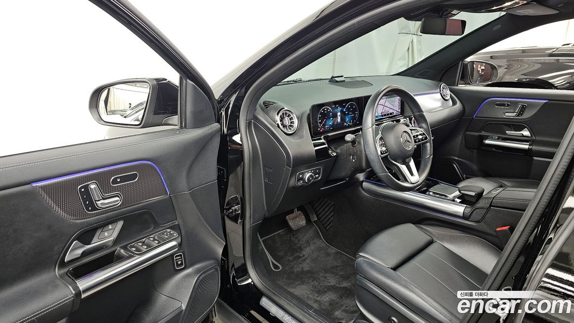 Mercedes-Benz GLA-Class 2021