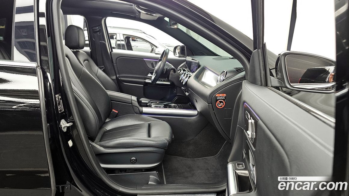 Mercedes-Benz GLA-Class 2021