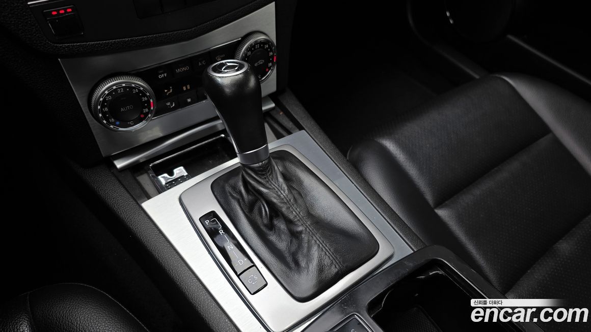 Mercedes-Benz C-Class 2010