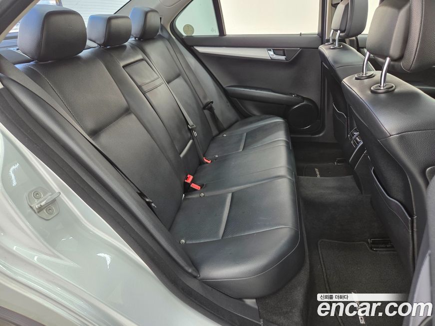 Mercedes-Benz C-Class 2010