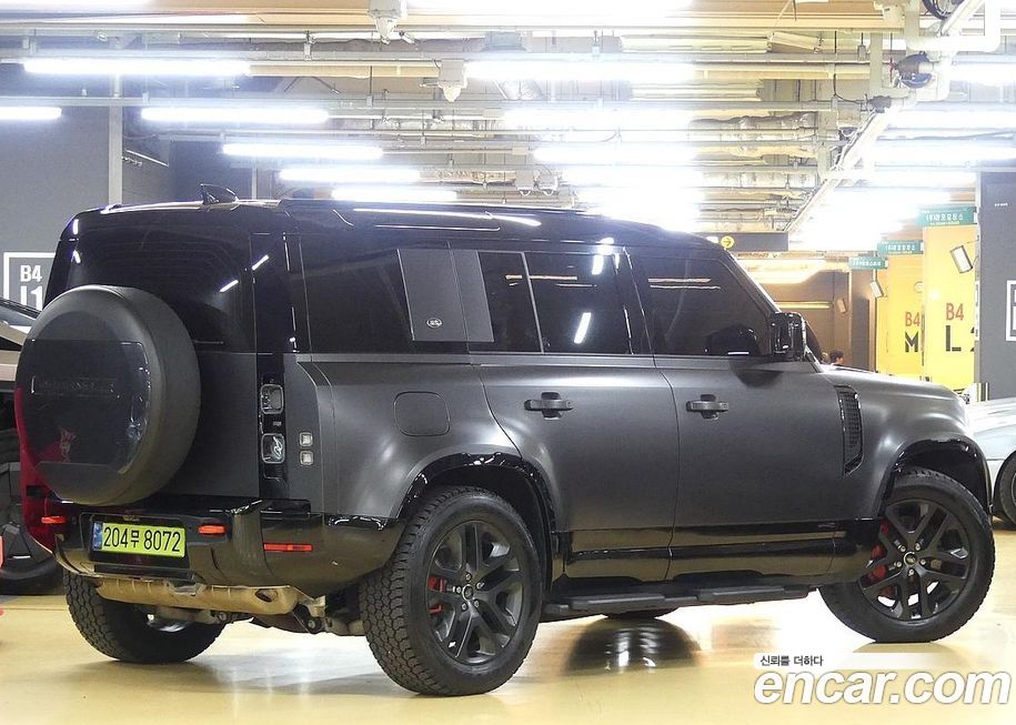 Land Rover Defender 2024