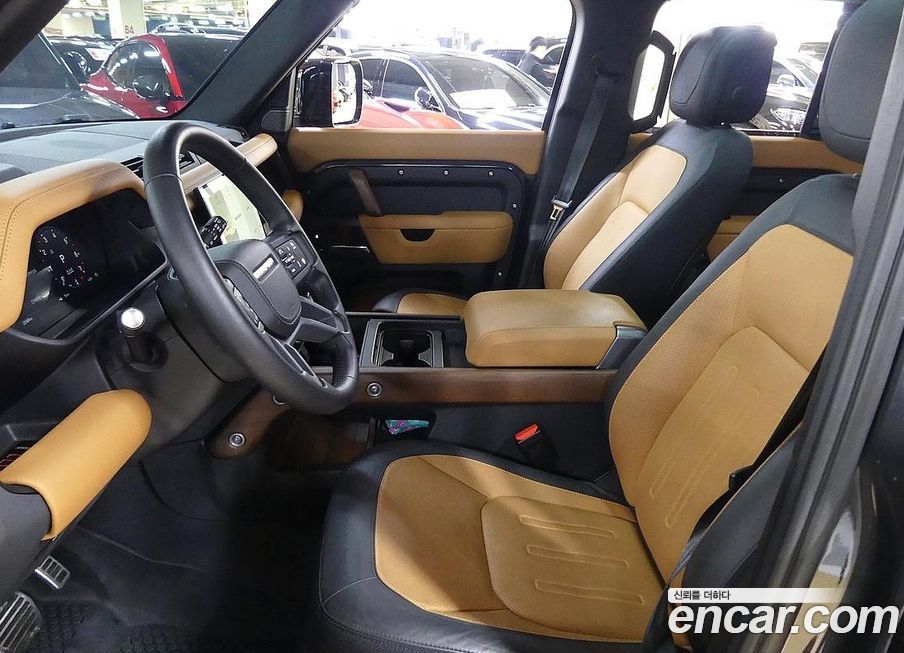 Land Rover Defender 2024