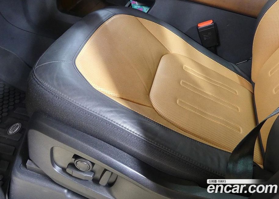 Land Rover Defender 2024