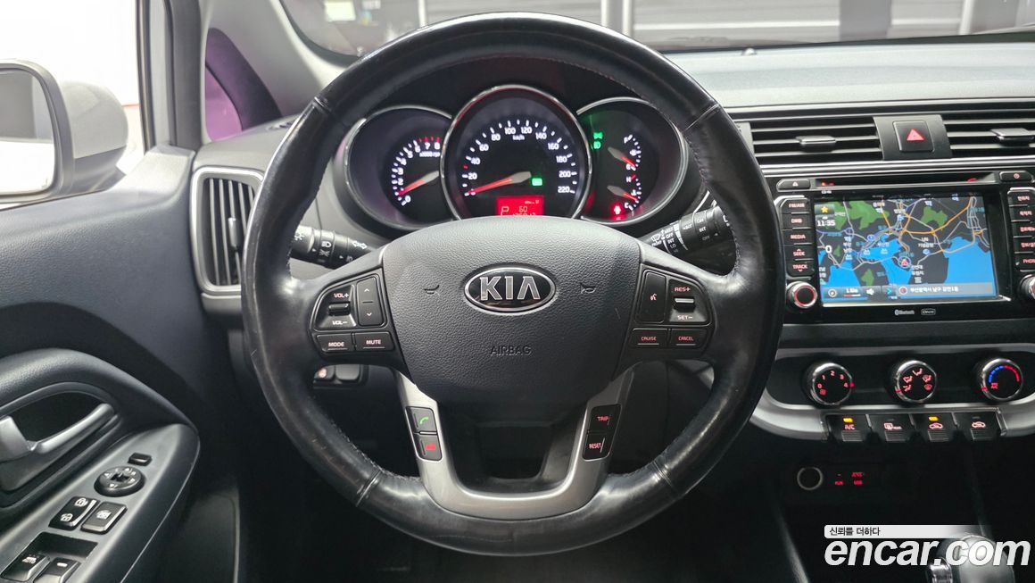 Kia pride 2015