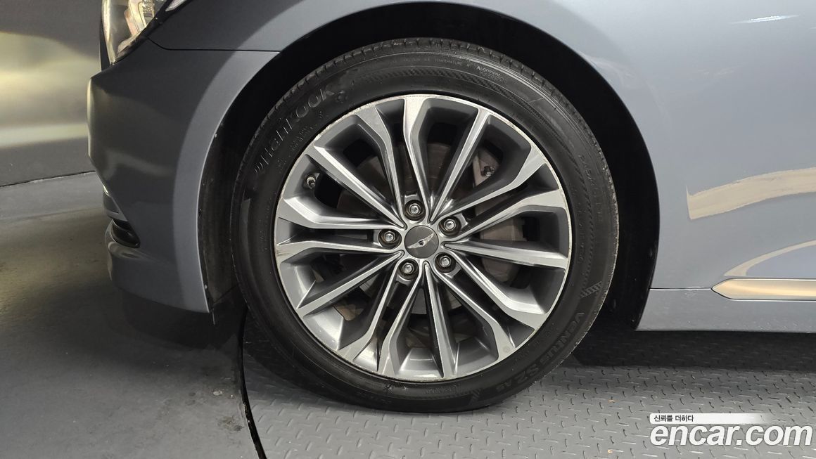 Hyundai Genesis 2016