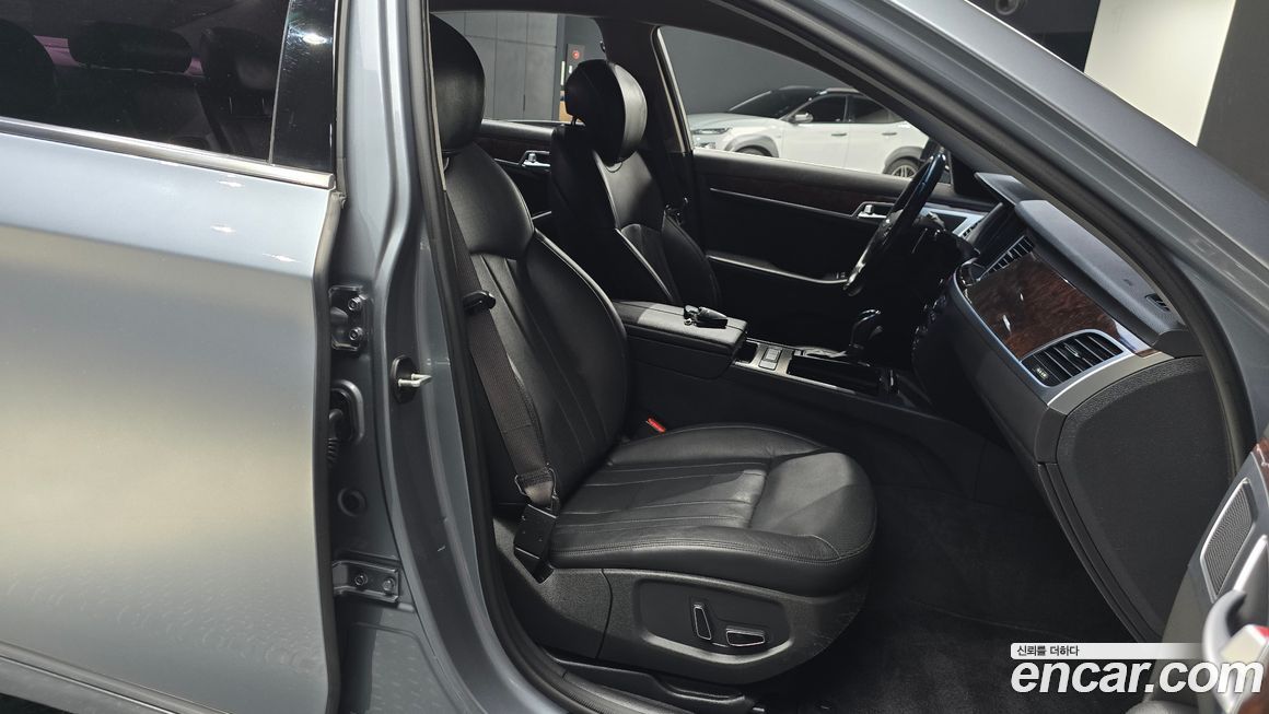 Hyundai Genesis 2016