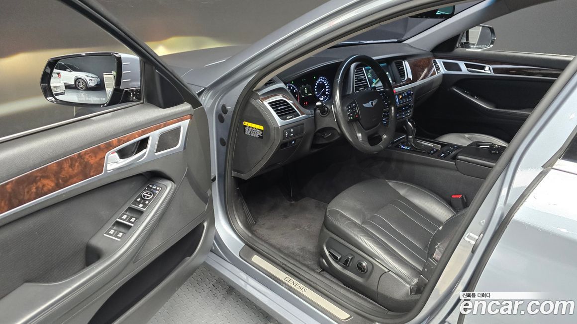 Hyundai Genesis 2016