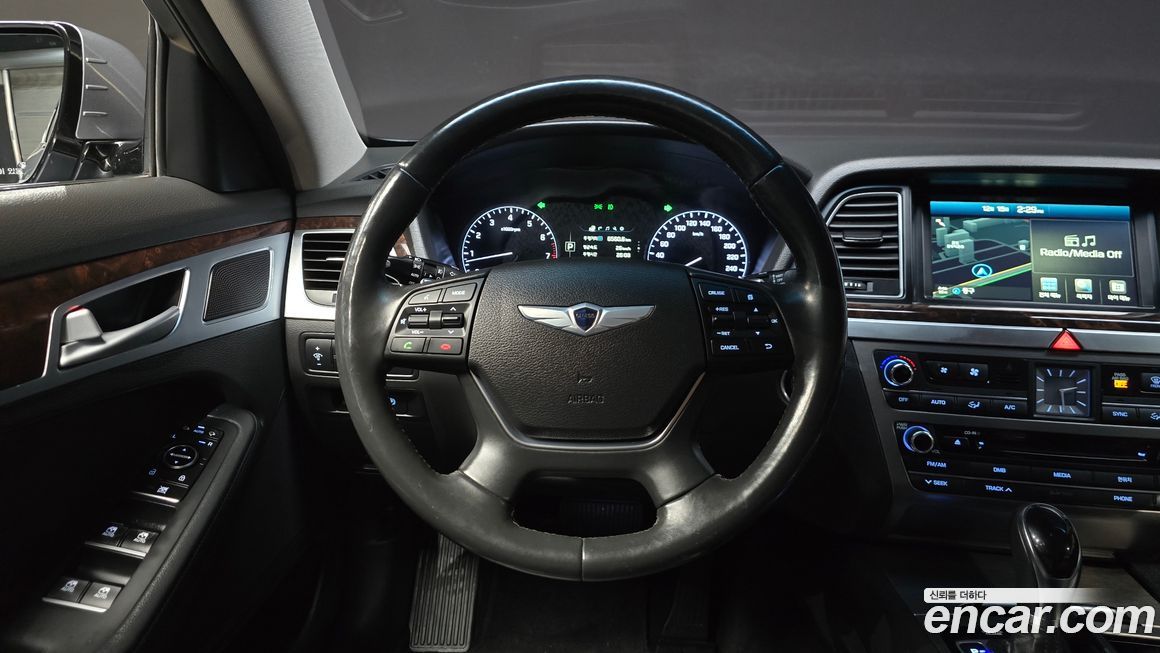 Hyundai Genesis 2016