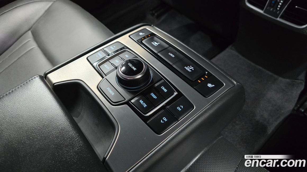 Hyundai Genesis 2016