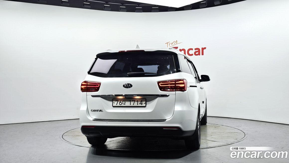Kia Canival 2019