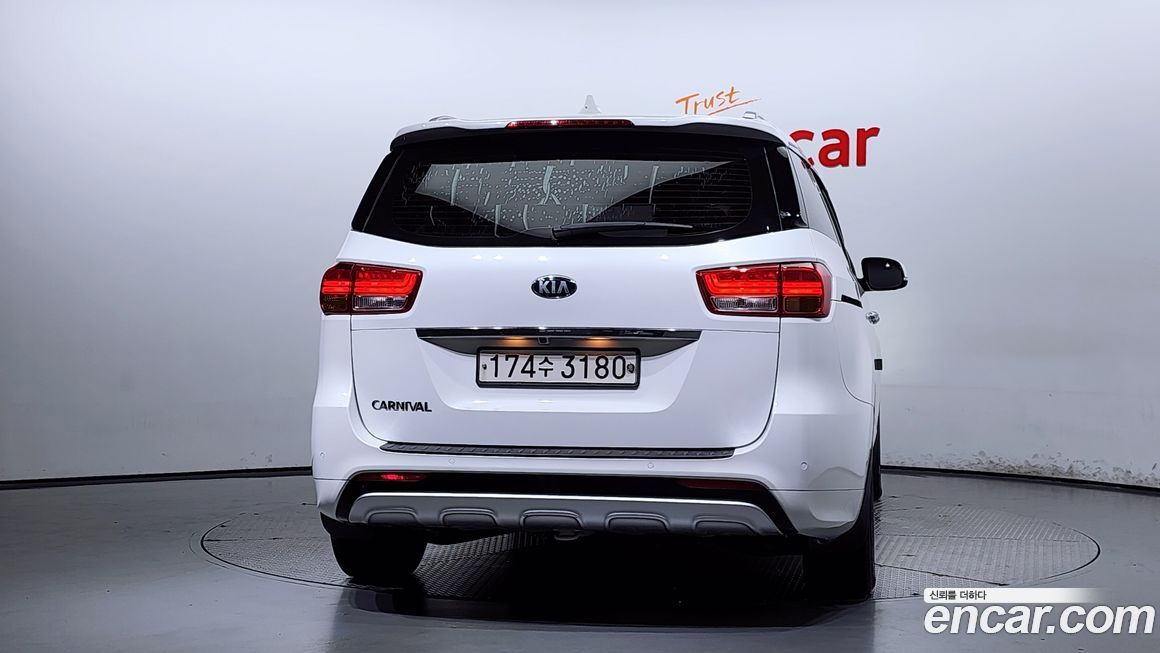 Kia Canival 2018