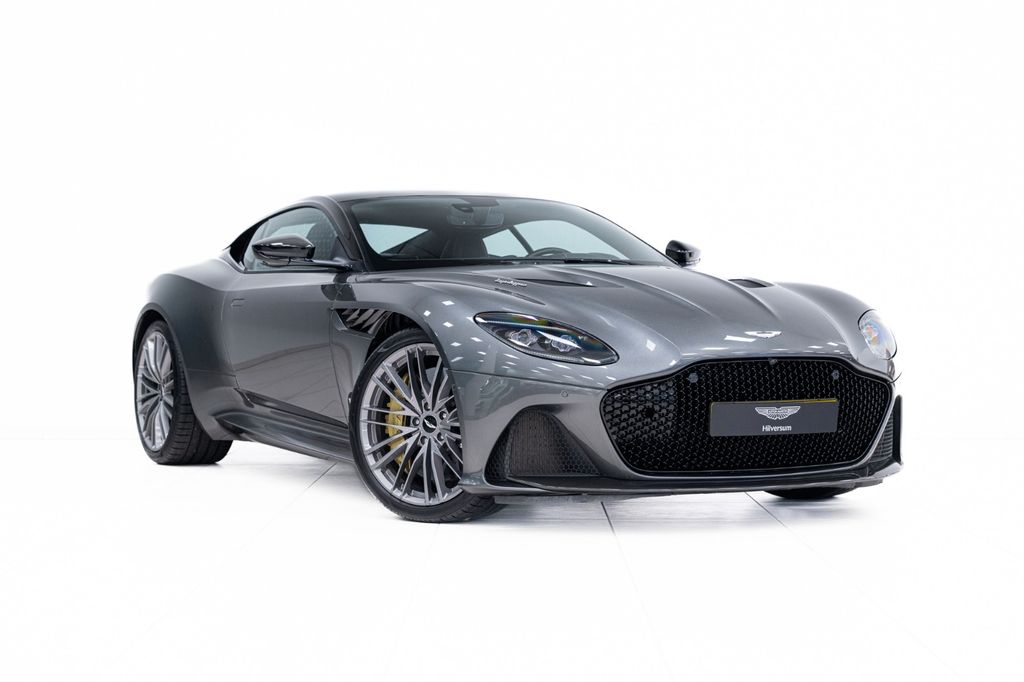 Aston Martin DBS 2020
