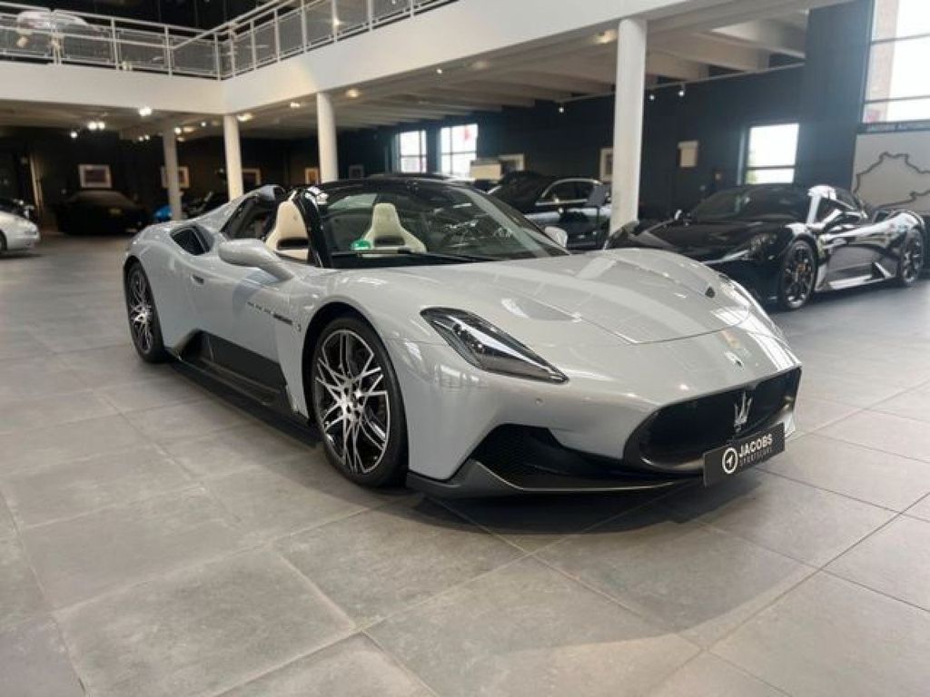 Maserati MC20 2023