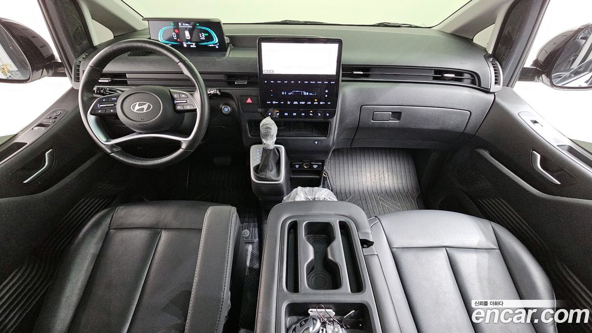 Hyundai Staria 2025