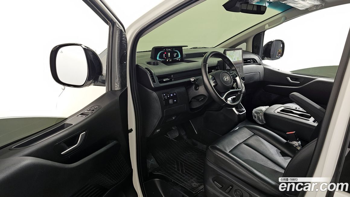 Hyundai Staria 2025