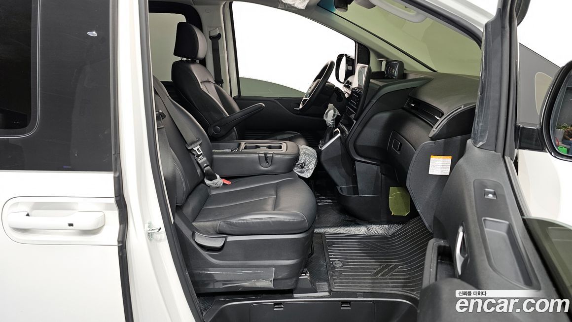 Hyundai Staria 2025