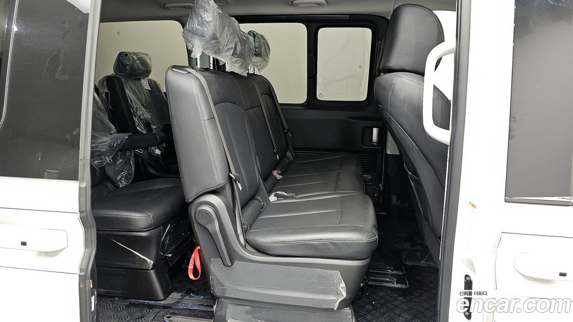Hyundai Staria 2025