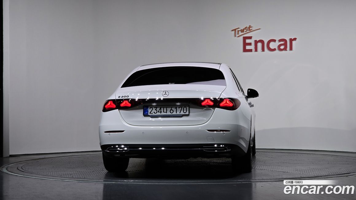 Mercedes-Benz E-Class 2025