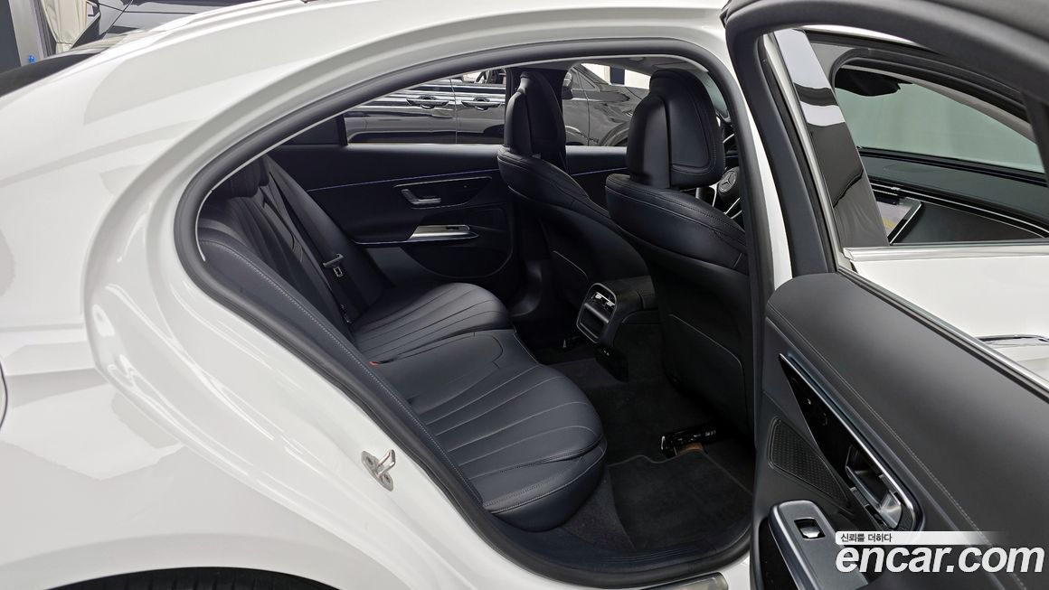 Mercedes-Benz E-Class 2025