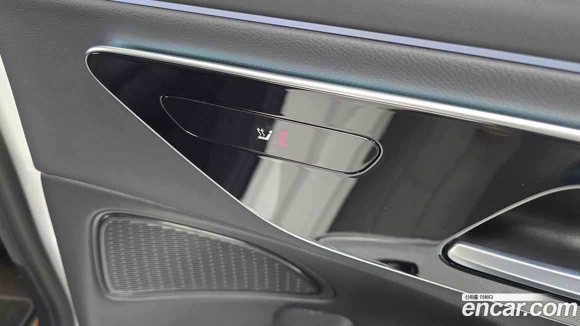 Mercedes-Benz E-Class 2025