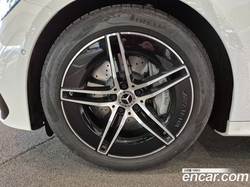 Mercedes-Benz E-Class 2025