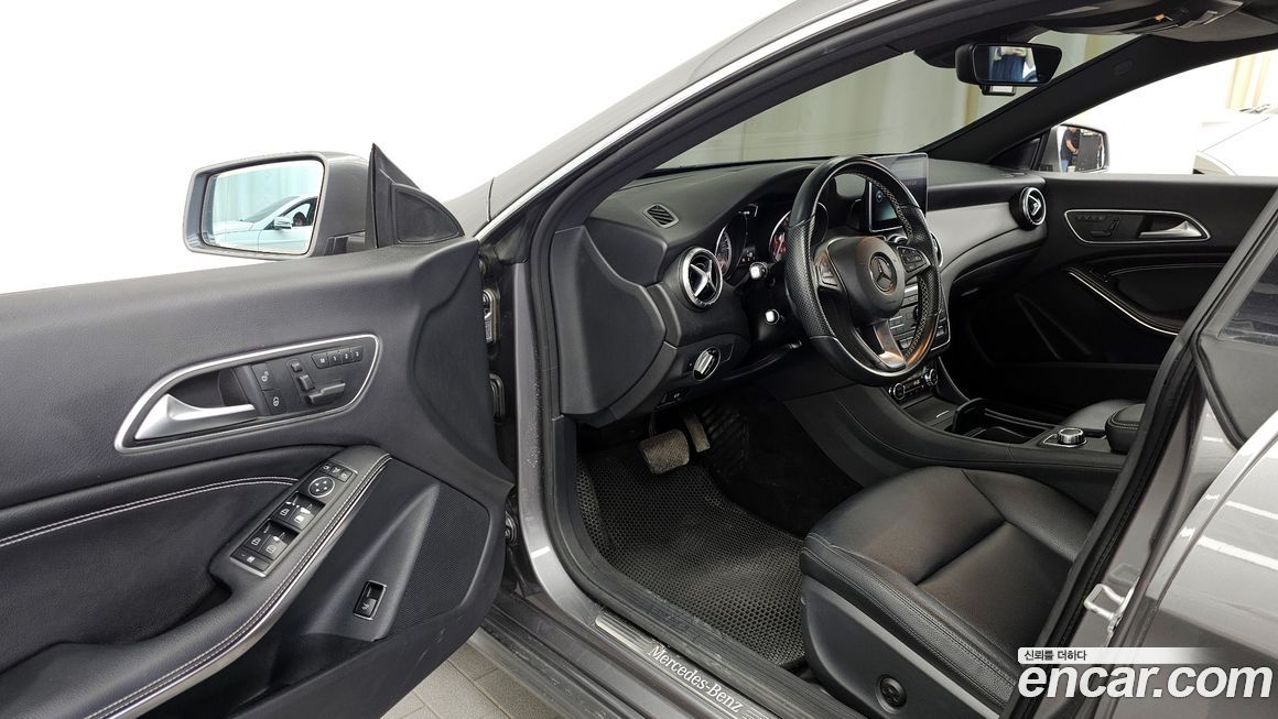 Mercedes-Benz CLA-Class 2015