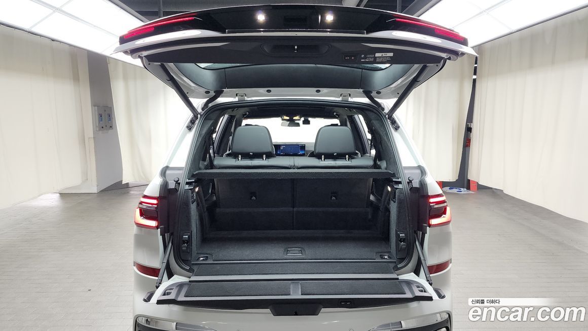 BMW X7 2025