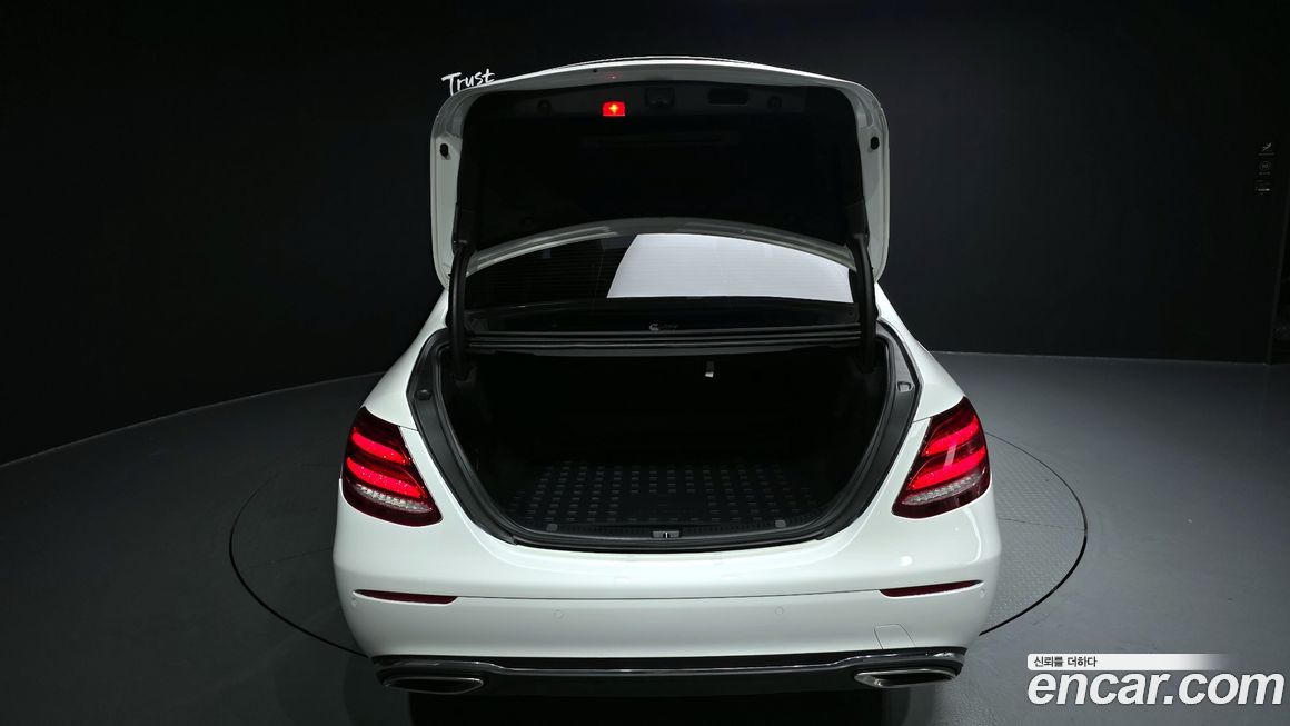 Mercedes-Benz E-Class 2018