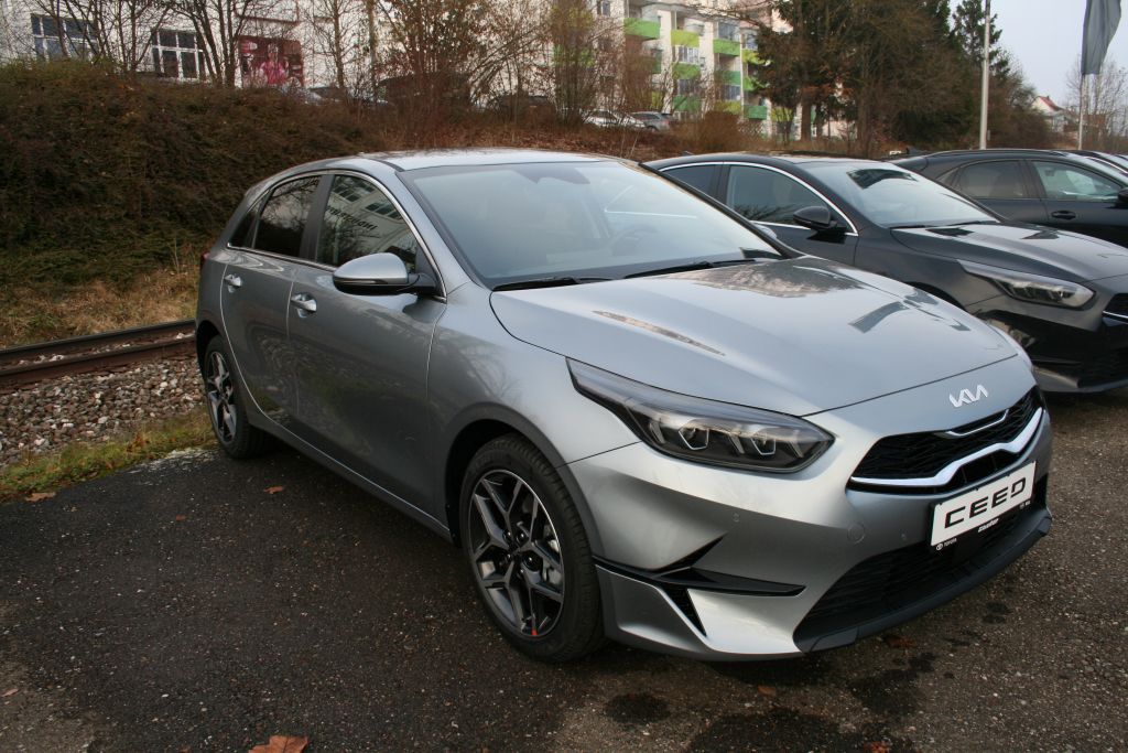Kia cee'd / Ceed 2025