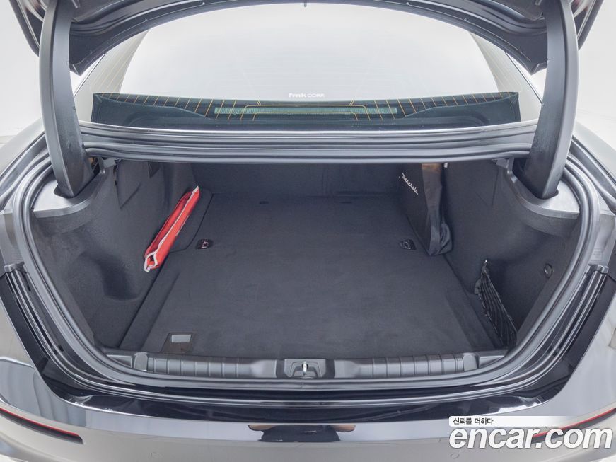 Maserati Ghibli 2022