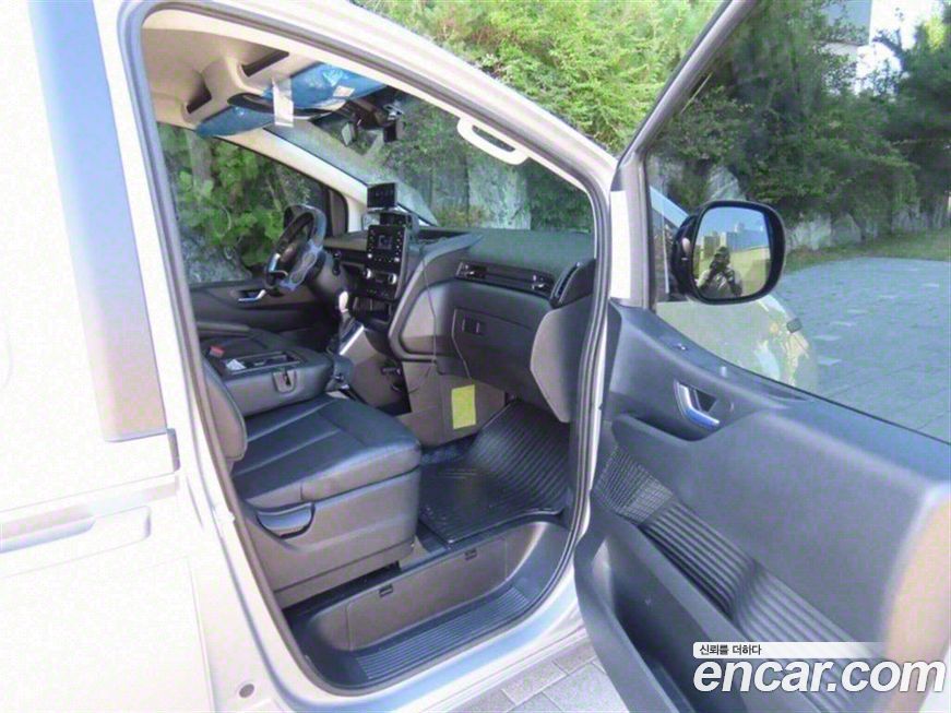 Hyundai Staria 2025