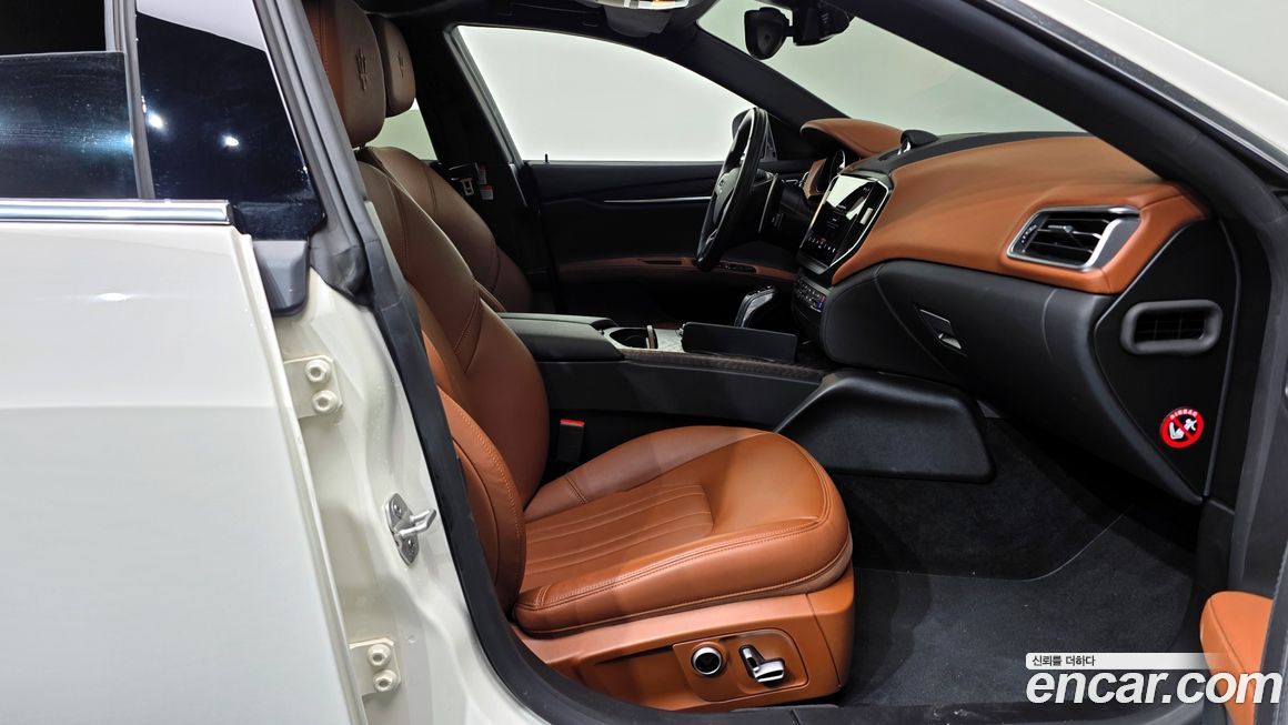 Maserati Ghibli 2022