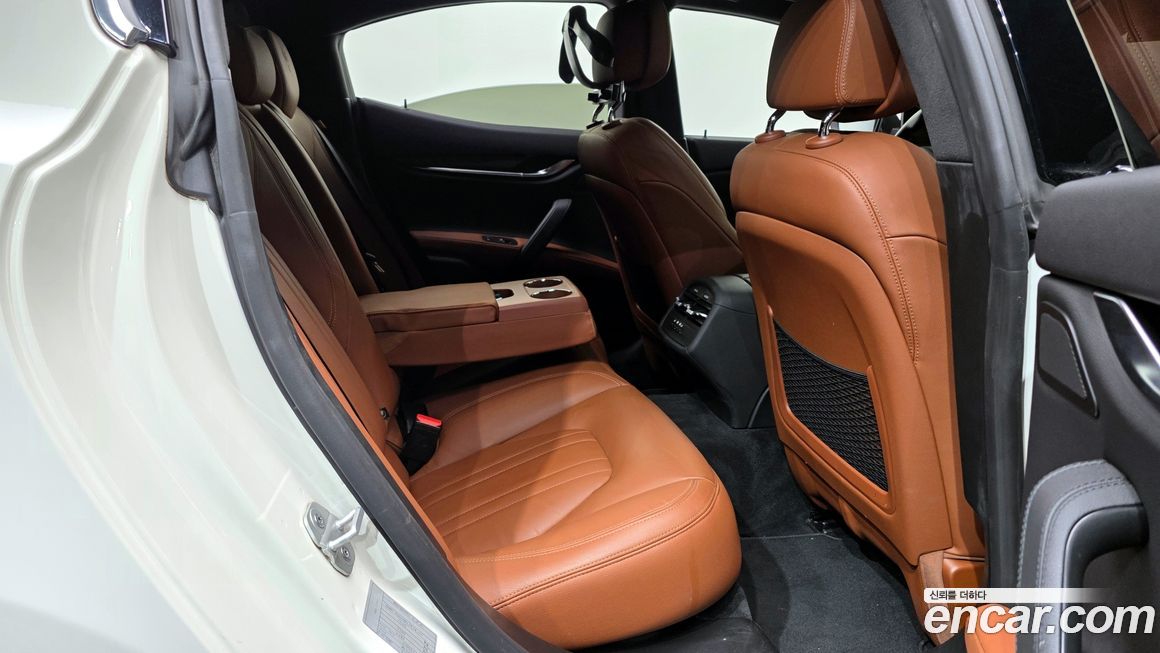 Maserati Ghibli 2022