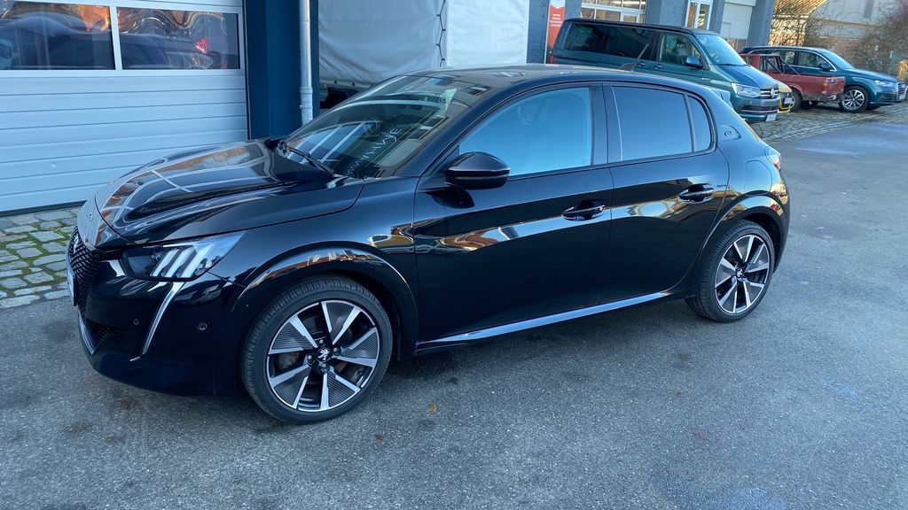 Peugeot 208 2021
