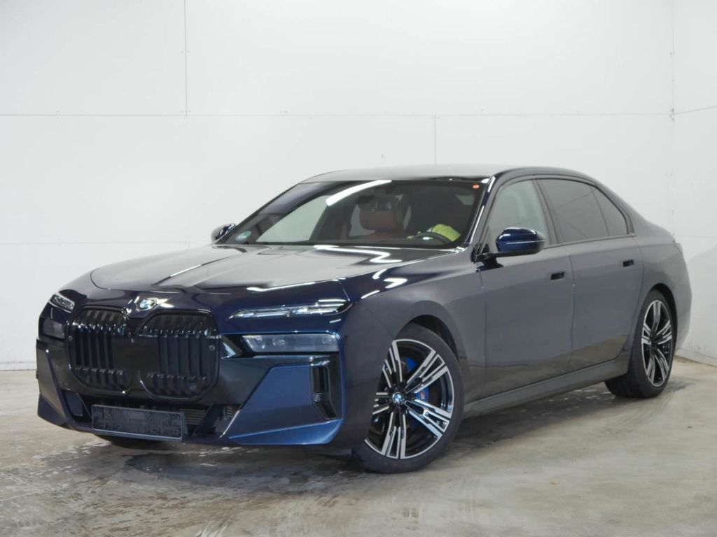 BMW 740 2024
