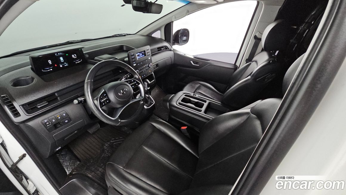 Hyundai Staria 2022