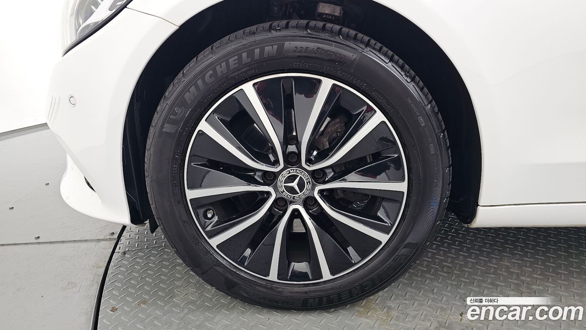 Mercedes-Benz C-Class 2019