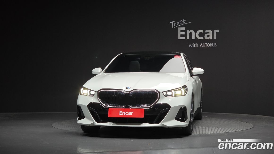 BMW 5-Series 2025