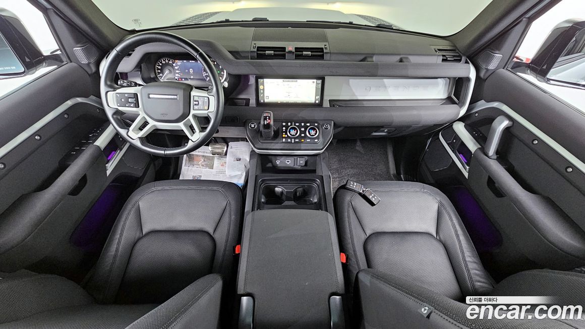 Land Rover Defender 2023